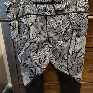 Lululemon yoga pants